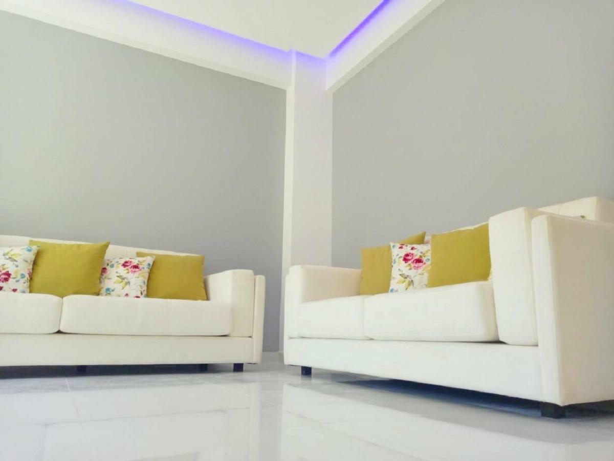 Luxury Apartment Next To The Sea Beach Афіни Екстер'єр фото
